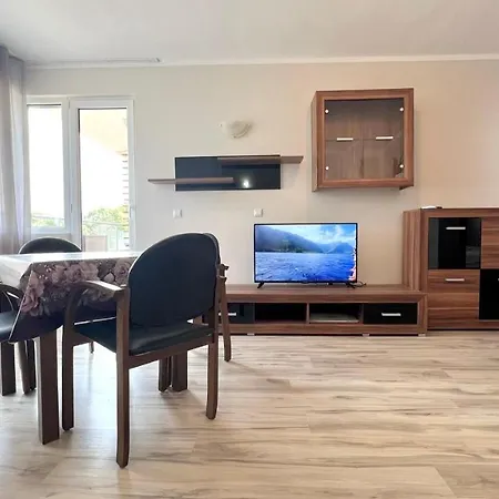 Bratanov Asteria Family Lejlighed *