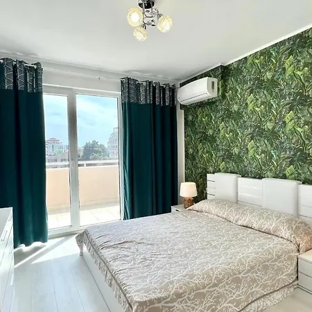 Bratanov Asteria Family Lejlighed *