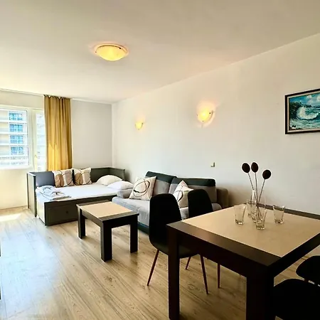 Bratanov Asteria Family Apartment *