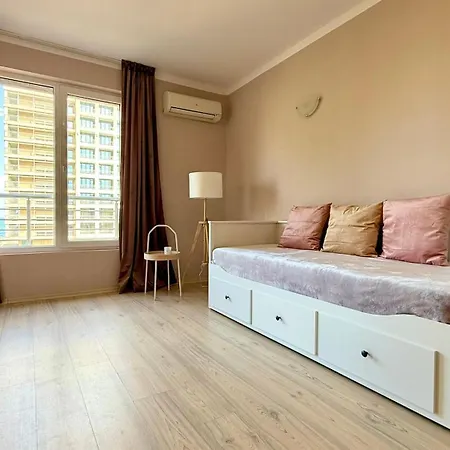 Bratanov Asteria Family Apartment