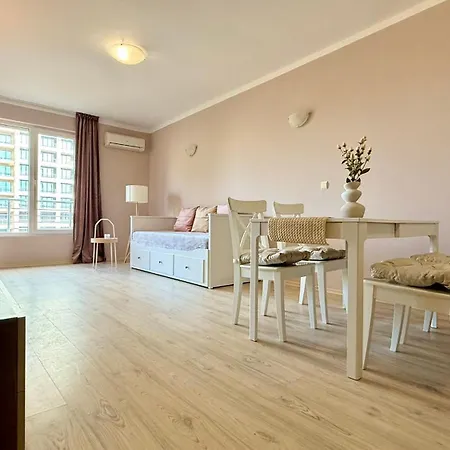 Apartment Bratanov Asteria Family