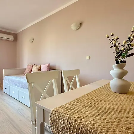 Bratanov Asteria Family Apartment