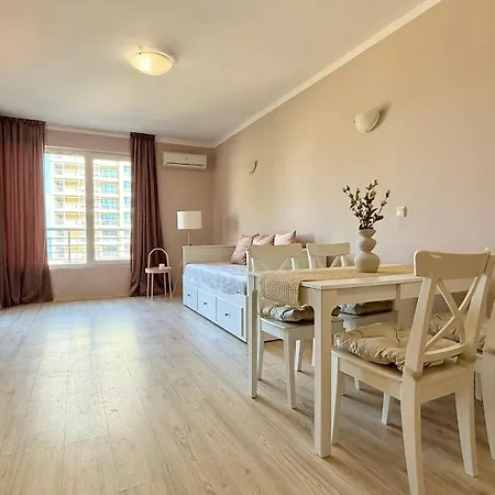 Apartment Bratanov Asteria Family