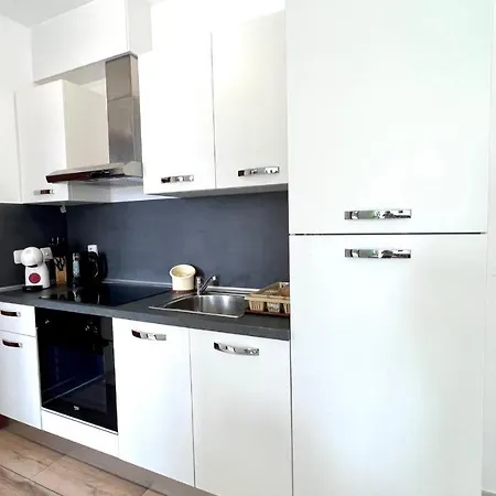 Bratanov Asteria Family アパート