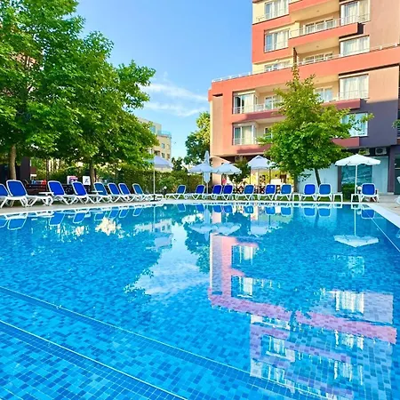 Bratanov Asteria Family アパート サニービーチ